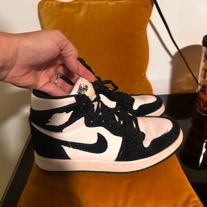 Nike Black and White Athletic Shoes